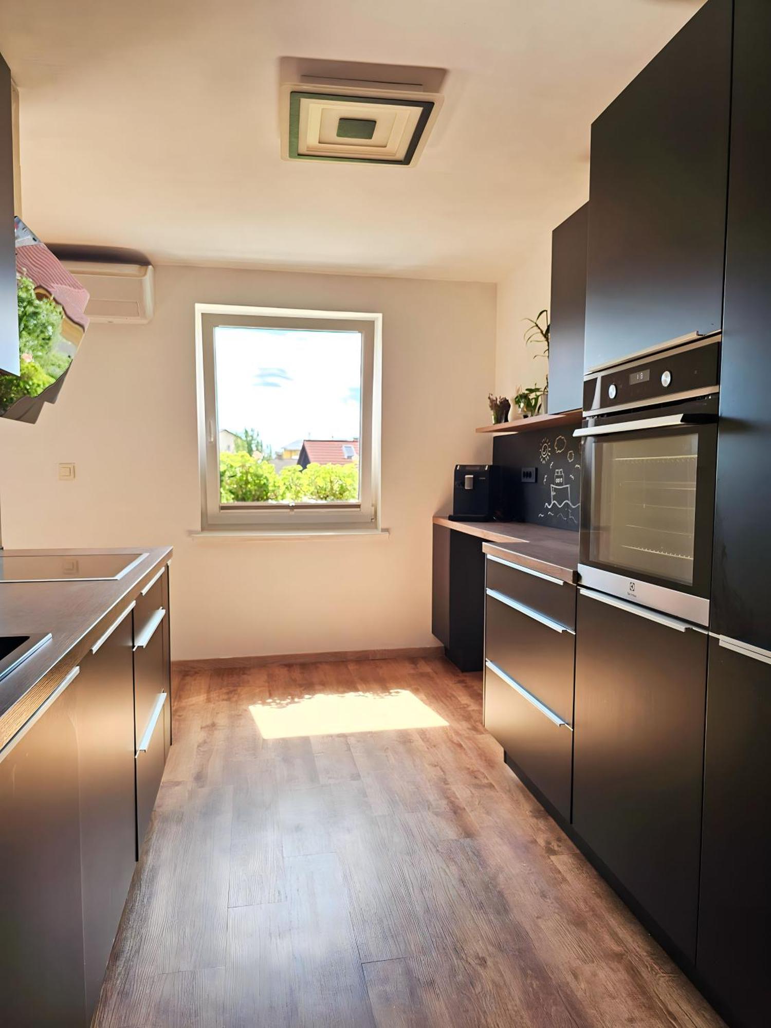 Charming Bella Hideout - Adults Only Apartment เยเซนิตเซ ภายนอก รูปภาพ