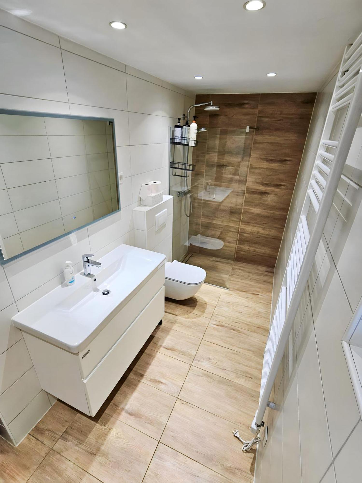 Charming Bella Hideout - Adults Only Apartment เยเซนิตเซ ภายนอก รูปภาพ
